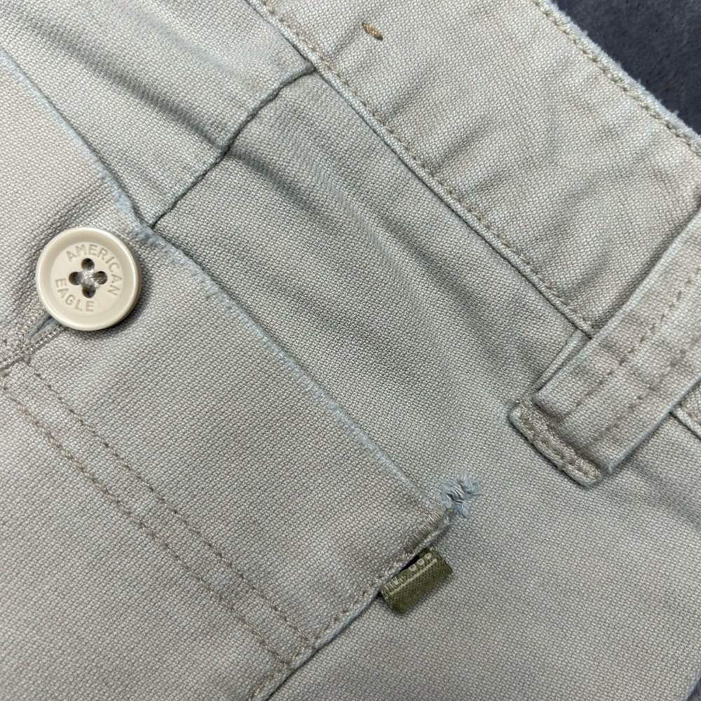 AMERICAN EAGLE SHORTS - Picture 2 of 5